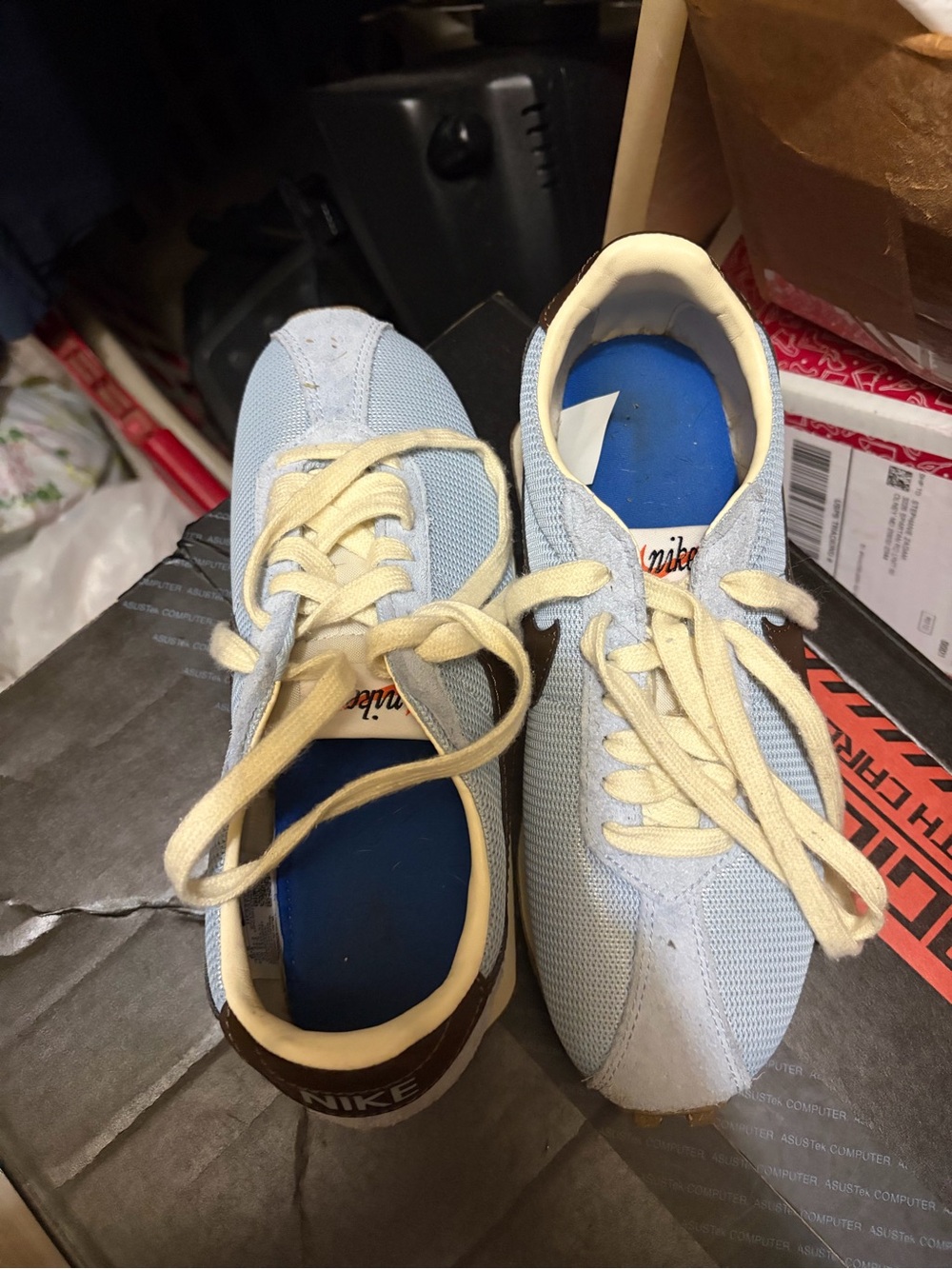 Live with smoker may smell will clean women 7 Pale Blue Retro Runner Sneakers